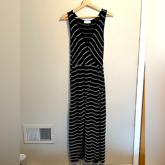 Jessica Simpson Maxi Dress 
Striped Wrap Tie Waist Black & White - Picture 1 of 13